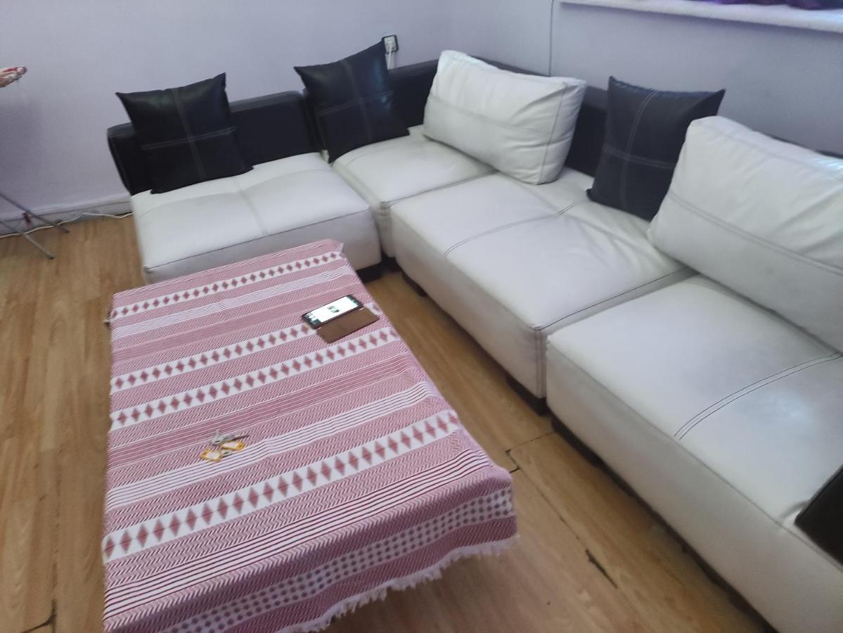 Малък Апартамент В Центъра На Гр.Бургас Burgas Ngoại thất bức ảnh
